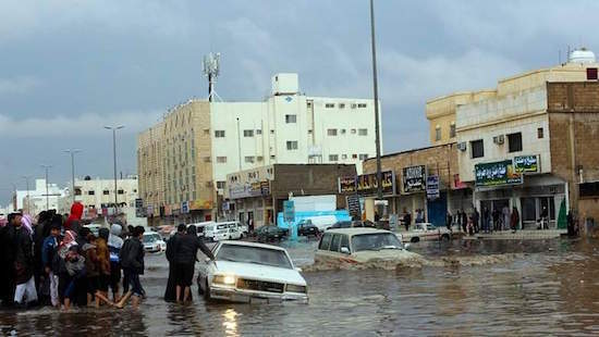 地球の記録 メッカへの大巡礼の経由地 サウジアラビアの大都市ジッダで死者十数名に達する壊滅的な洪水が発生
